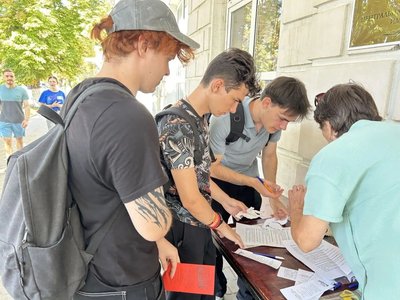 В Новочеркасске в День солидарности в борьбе с терроризмом прошли памятные мероприятия, посвящённые... — фото 5