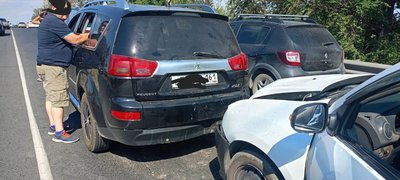 На спуске Герцена в Новочеркасске — получилпсь серьёзная пробка после ДТП — фото 2