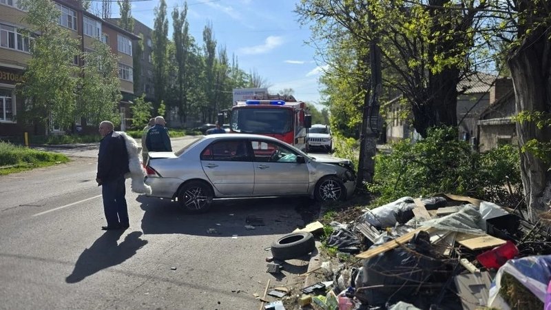 Пилот команды Митсубиси и его девушка - штурман не справились с управлением на прямом участке... — фото 3