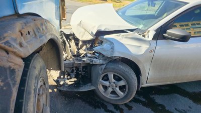 В Новочеркасске на пересечении улицы Будённовской и Магнитного переулка девушка организовала... — фото 4
