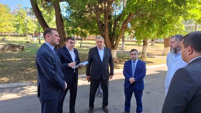 Наири Варданян оценил работу детской городской больницы Новочеркасска — фото 2