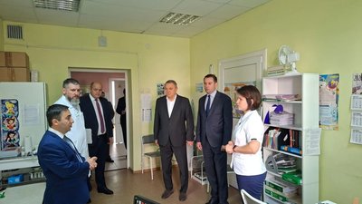 Наири Варданян оценил работу детской городской больницы Новочеркасска — фото 4