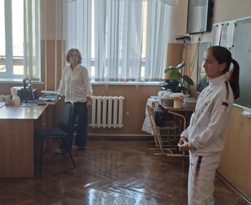 В Новочеркасске состоялась вдохновляющая встреча учеников 6-го «Г» класса школы № 1 с трёхкратной... — фото 2