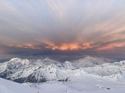 Флаг Новочеркасска подняли на вершину Эльбруса — фото 4