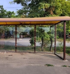 В Новочеркасске продолжается уборка городских улиц и обновление остановочных комплексов — фото 2