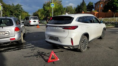 На пересечении улиц Будённовской и Ленгника столкнулись Volkswagen и Exeed — фото 4