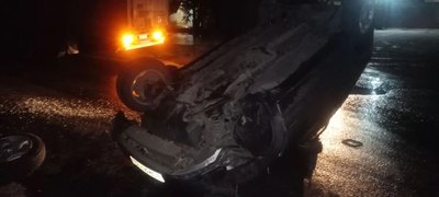 Chevrolet Niva перевернулась после ДТП на Спортивной — фото 2