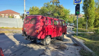 ДТП на Автобате: столкнулись ВАЗ и УАЗ — фото 3