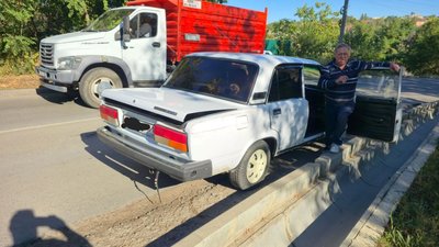 ДТП на Автобате: столкнулись ВАЗ и УАЗ — фото 4
