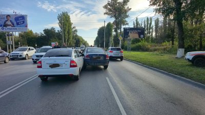 ДТП на Баклановском: водители не смогли договориться о виновнике — фото 4