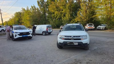На Сарматской, 200, возле магазина «Акватория» произошло ДТП — фото 2