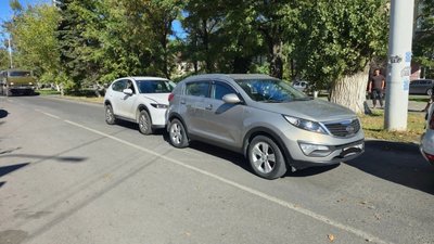 На проспекте Ермака Mazda врезалась в остановившуюся перед переходом Kia — фото 2