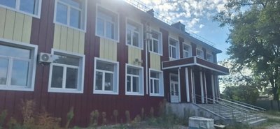 Депутаты городской Думы Евгений Белаков и Виталий Ралко провели мониторинг ремонтных работ в школе... — фото 2