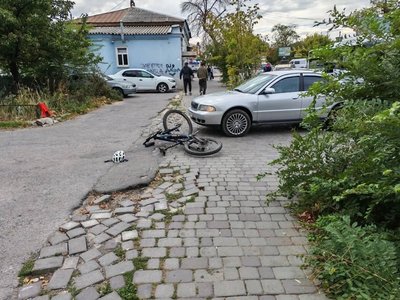 Депутата Новочеркасской городской Думы Алексея Раздорова сбил автомобиль, когда он ехал на... — фото 3