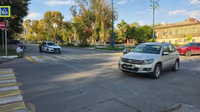 В Новочеркасске в ДТП пострадала 32-летняя женщина на скутере — фото 4