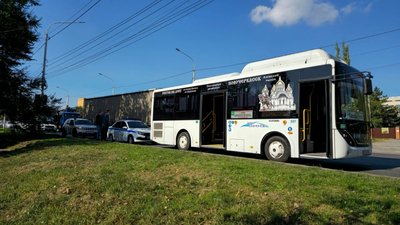 В Новочеркасске пассажирка автобуса пострадала при резком торможении — фото 3