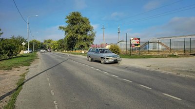 В станице Заплавской  под Новочеркасском на пересечении улицы Шоссейной и переулка Гаражного... — фото 3