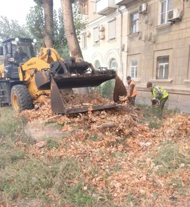 Наши подписчики сообщают, что сегодня активно идёт уборка улицы Маяковского — фото 3