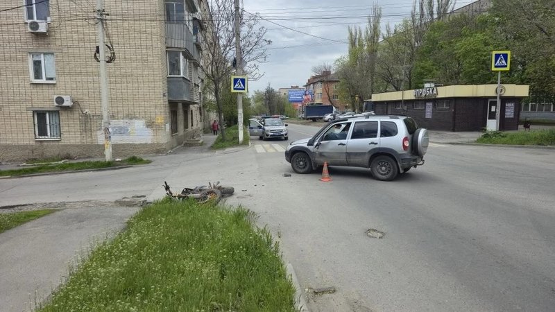 ⚡Водитель Шнивы при повороте с Будённовской на Ларина не увидел, что его по встречке прямо на... — фото 3