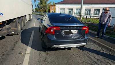 В Новочеркасске на улице Гагарина столкнулись ГАЗ и Volvo — фото 3