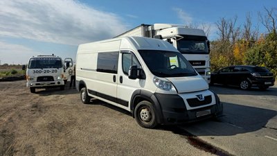 На съезде с трассы М-4 в Новочеркасск столкнулись Peugeot и Toyota — фото 2