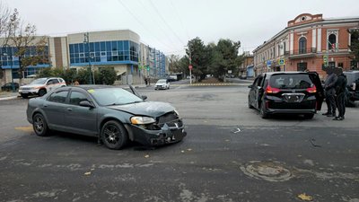 На пересечении Платовского и Пушкинской столкнулись Dodge и Honda — фото 4