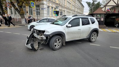 В Новочеркасске произошло ДТП на пересечении улиц Московской и Комитетской — фото 3