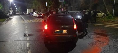 В Новочеркасске на пересечении улиц Ларина и Народной столкнулись два автомобиля — фото 3