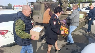 Из Новочеркасска отправили большую партию гуманитарной помощи бойцам 26-го полка — фото 3