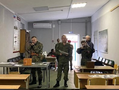 В Новочеркасске прошла городская военизированная спартакиада «Юнармеец» — фото 2