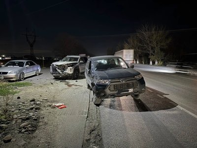 На выезде из Новочеркасска столкнулись «Нива» и Changan — фото 4