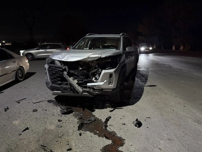 На выезде из Новочеркасска столкнулись «Нива» и Changan