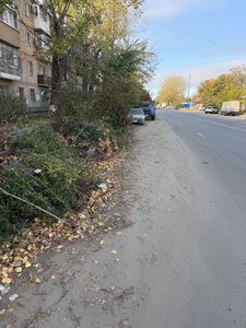 На улице Будённовской обочины заросли кустами и покрылись слоем грязи — фото 2