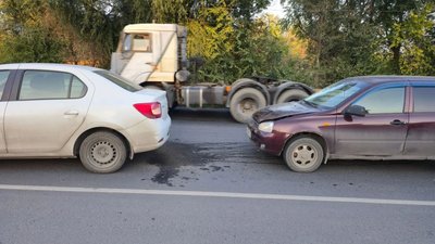 ДТП произошло на спуске Герцена, на участке подъёма перед аркой — фото 6