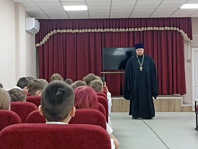 В 17 школе состоялась встреча учеников 4Б класса  и 3Б класса с настоятелем храма Святого... — фото 4