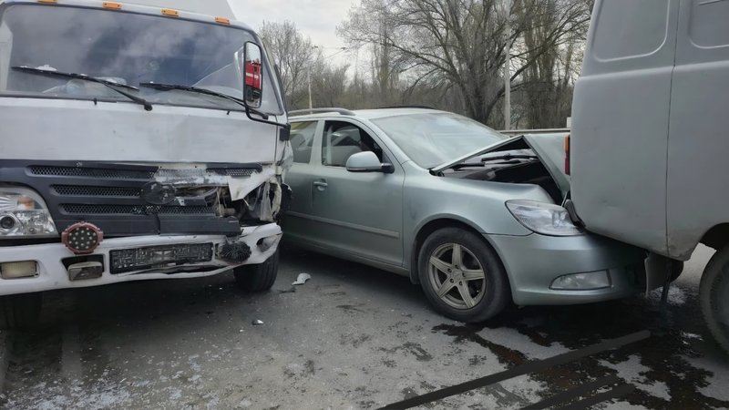 Всем, наверное, интересно, из-за кого движение по Баклановскому и спуску Герцена практически... — фото 3