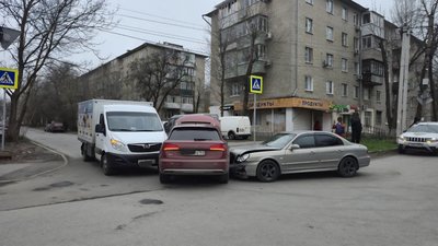 Авария с пострадавшей произошла на пересечении улиц Народная и Ларина
