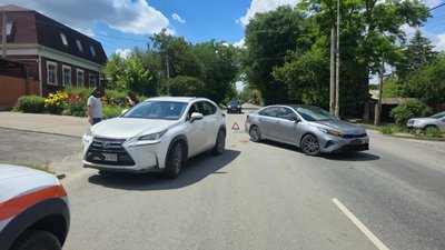 В Новочеркасске на Буденновской, 61 произошло ДТП — фото 4