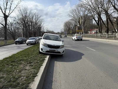 Неизвестный (скорее всего не очень адекватный) водитель на пр — фото 2