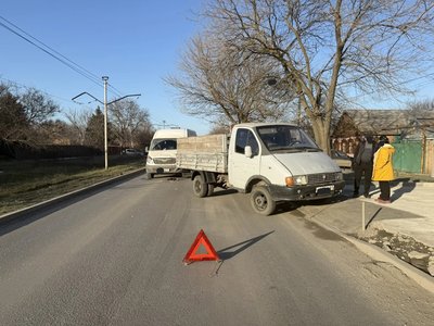 На улице Петрова не разошлись Соллерс и Газель — фото 2