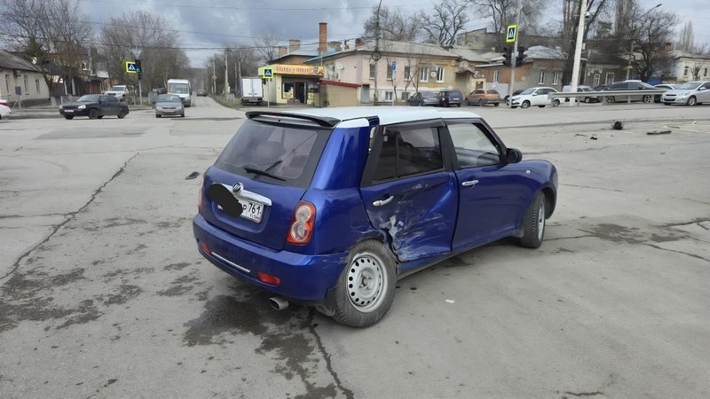 Водитель Лифана двигалась по проспекту Платовскому  и при повороте налево не пропустила встречный... — фото 3