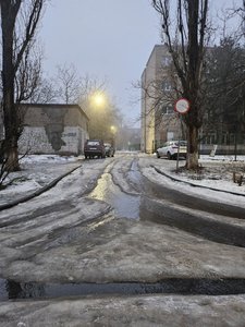 Район школы №6 и городского суда пару недель был катком