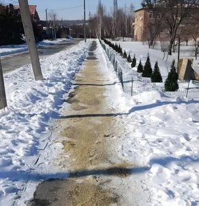 Депутат Владимир Маханьков по просьбе жителей мкр — фото 3
