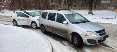 Сегодня весь день в Новочеркасске бились и продолжают биться машины — фото 2