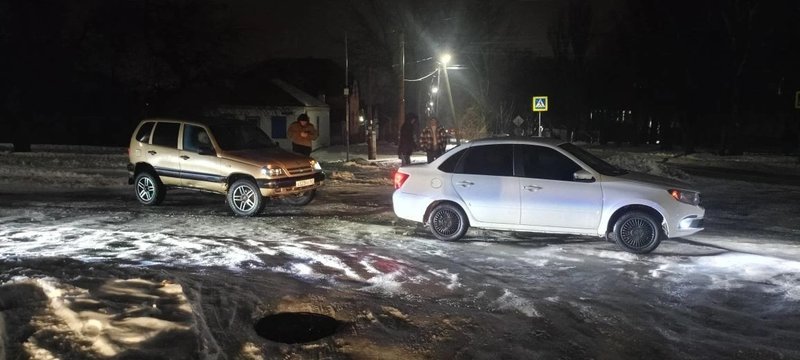 Сегодня весь день в Новочеркасске бились и продолжают биться машины — фото 5