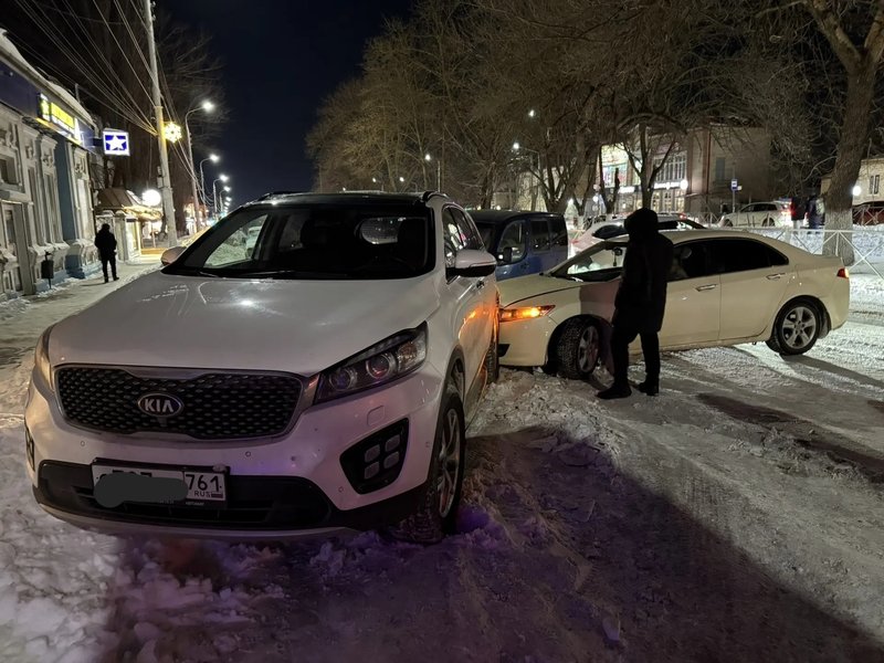 Угадайте, где опять авария? Правильно, Баклановский 72 — фото 5