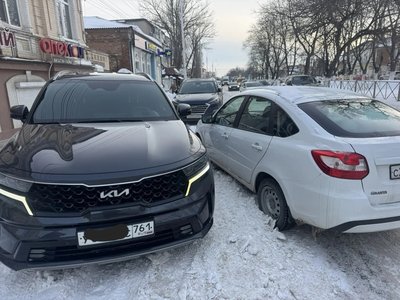 Автовладельцы продолжают разбивать машины из-за плохо почищенных дорог и неправильно выбранной... — фото 3