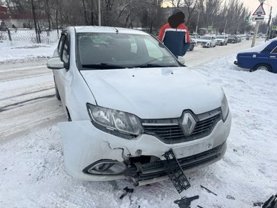 В Новочеркасске продолжаются ДТП, связанные с плохой работой по очистке дорог от снега — фото 2