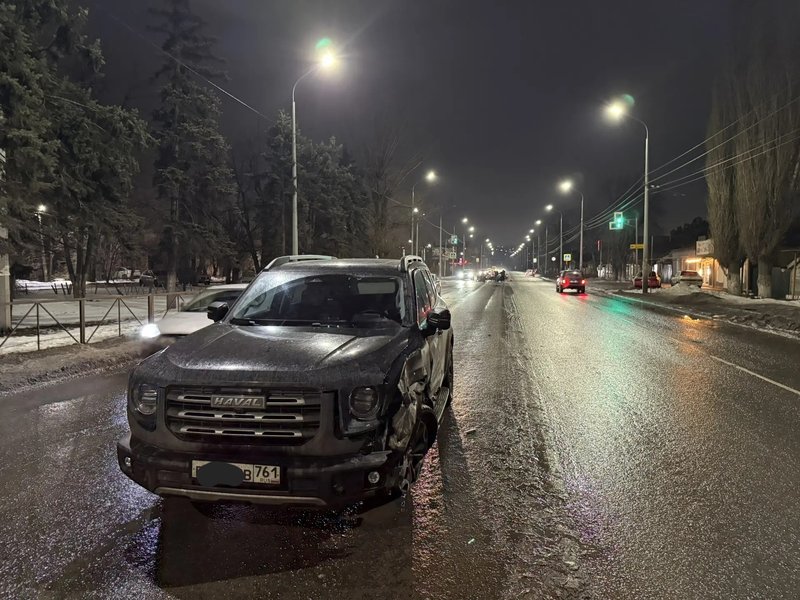 Девушка за рулём автомобиля Haval на улице Гагарина пыталась проскочить на запрещающий сигнал... — фото 2