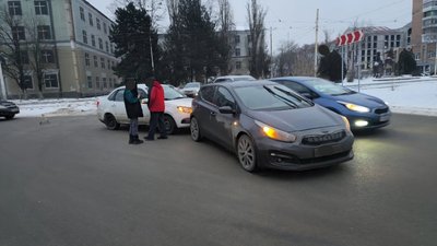 Коротко (не все дтп) о том, что происходит на дорогах города — фото 3